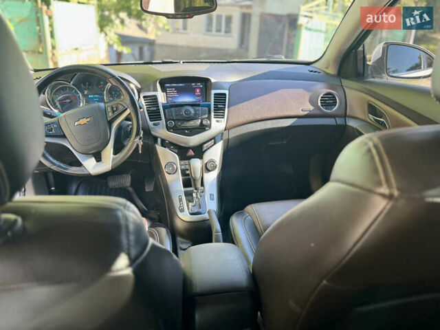 Белый Шевроле Круз, объемом двигателя 1.4 л и пробегом 133 тыс. км за 7900 $, фото 9 на Automoto.ua