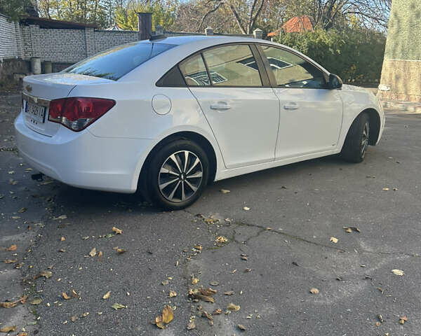 Белый Шевроле Круз, объемом двигателя 1.8 л и пробегом 210 тыс. км за 5999 $, фото 8 на Automoto.ua