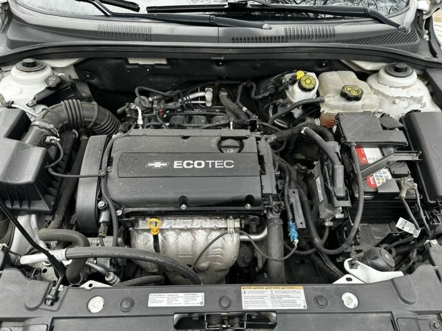 Білий Шевроле Круз, об'ємом двигуна 1.8 л та пробігом 73 тис. км за 9499 $, фото 5 на Automoto.ua