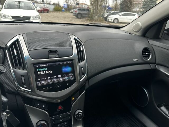 Білий Шевроле Круз, об'ємом двигуна 1.8 л та пробігом 73 тис. км за 9499 $, фото 7 на Automoto.ua