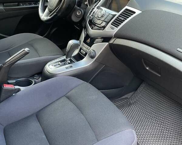 Білий Шевроле Круз, об'ємом двигуна 1.4 л та пробігом 132 тис. км за 7200 $, фото 5 на Automoto.ua