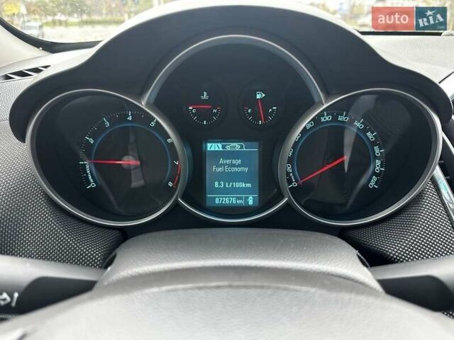 Белый Шевроле Круз, объемом двигателя 1.8 л и пробегом 73 тыс. км за 9499 $, фото 2 на Automoto.ua