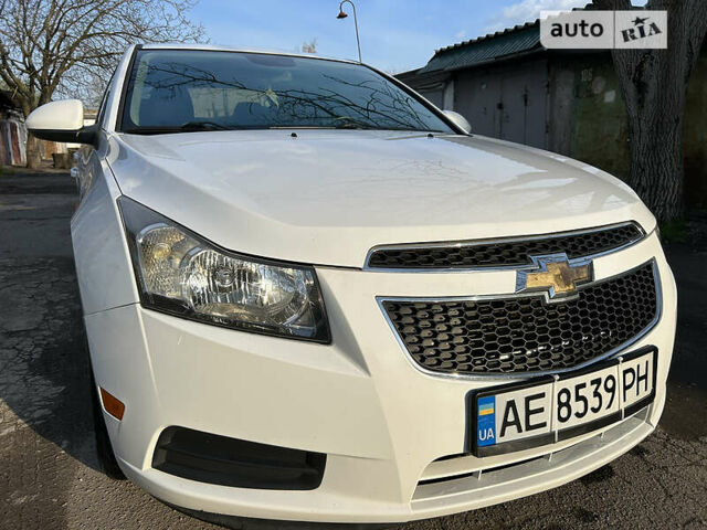 Белый Шевроле Круз, объемом двигателя 1.4 л и пробегом 157 тыс. км за 8000 $, фото 21 на Automoto.ua