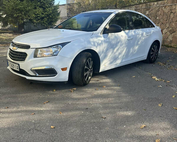 Белый Шевроле Круз, объемом двигателя 1.8 л и пробегом 210 тыс. км за 5999 $, фото 4 на Automoto.ua