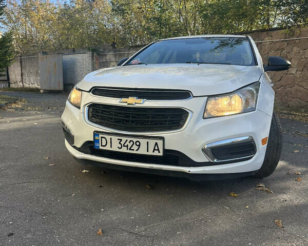Белый Шевроле Круз, объемом двигателя 1.8 л и пробегом 210 тыс. км за 5999 $, фото 3 на Automoto.ua