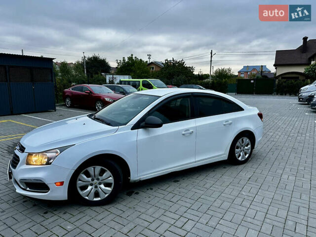 Белый Шевроле Круз, объемом двигателя 1.8 л и пробегом 160 тыс. км за 8800 $, фото 3 на Automoto.ua