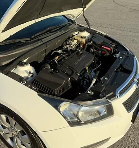 Белый Шевроле Круз, объемом двигателя 1.8 л и пробегом 164 тыс. км за 8300 $, фото 4 на Automoto.ua