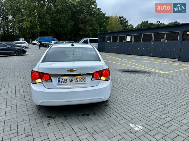 Белый Шевроле Круз, объемом двигателя 1.8 л и пробегом 160 тыс. км за 8800 $, фото 8 на Automoto.ua
