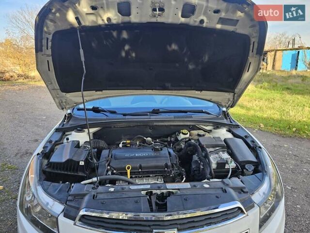 Белый Шевроле Круз, объемом двигателя 1.8 л и пробегом 237 тыс. км за 7400 $, фото 14 на Automoto.ua