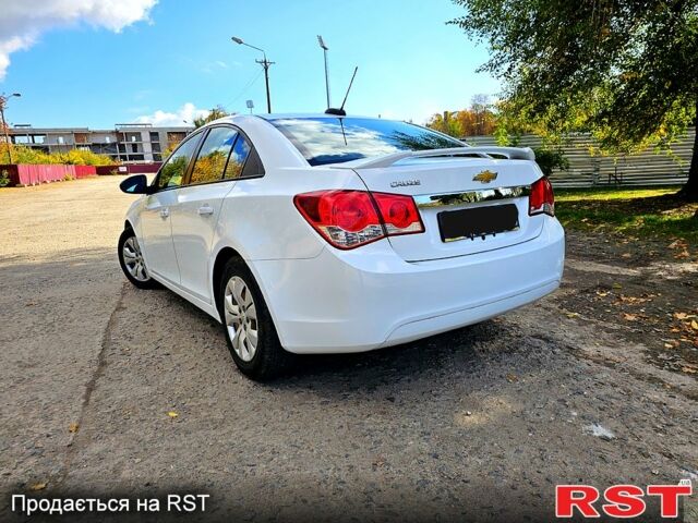 Белый Шевроле Круз, объемом двигателя 1.8 л и пробегом 237 тыс. км за 7000 $, фото 7 на Automoto.ua