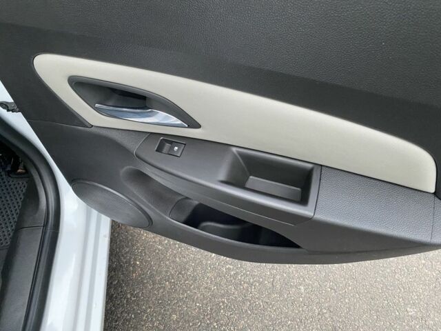 Білий Шевроле Круз, об'ємом двигуна 1.8 л та пробігом 175 тис. км за 7200 $, фото 15 на Automoto.ua