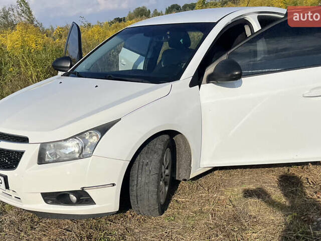Белый Шевроле Круз, объемом двигателя 1.8 л и пробегом 267 тыс. км за 6790 $, фото 5 на Automoto.ua