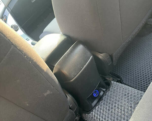 Белый Шевроле Круз, объемом двигателя 1.8 л и пробегом 267 тыс. км за 6790 $, фото 19 на Automoto.ua