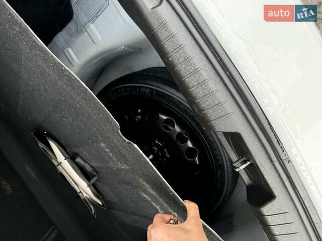 Белый Шевроле Круз, объемом двигателя 1.8 л и пробегом 195 тыс. км за 7499 $, фото 12 на Automoto.ua