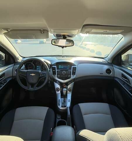 Белый Шевроле Круз, объемом двигателя 1.8 л и пробегом 164 тыс. км за 8300 $, фото 9 на Automoto.ua