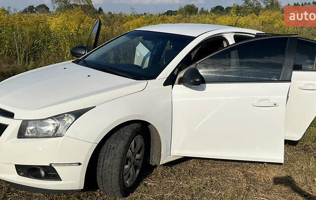 Белый Шевроле Круз, объемом двигателя 1.8 л и пробегом 267 тыс. км за 6790 $, фото 8 на Automoto.ua