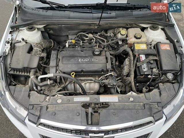 Белый Шевроле Круз, объемом двигателя 1.8 л и пробегом 175 тыс. км за 7300 $, фото 17 на Automoto.ua