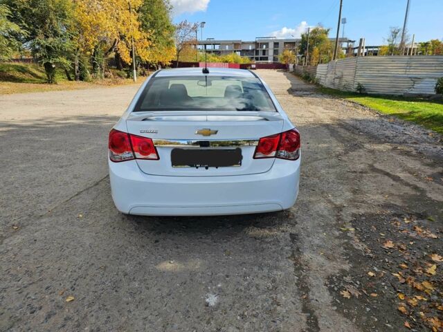 Белый Шевроле Круз, объемом двигателя 1.8 л и пробегом 237 тыс. км за 7250 $, фото 3 на Automoto.ua