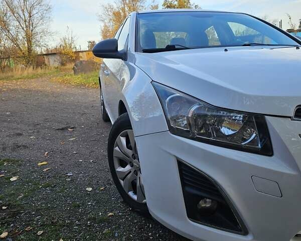 Белый Шевроле Круз, объемом двигателя 1.8 л и пробегом 237 тыс. км за 7400 $, фото 22 на Automoto.ua