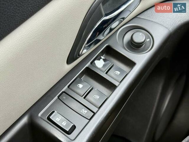 Белый Шевроле Круз, объемом двигателя 1.8 л и пробегом 263 тыс. км за 6500 $, фото 20 на Automoto.ua