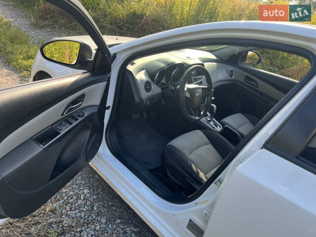 Белый Шевроле Круз, объемом двигателя 1.8 л и пробегом 267 тыс. км за 6790 $, фото 23 на Automoto.ua