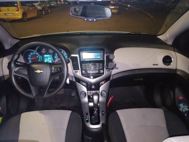 Белый Шевроле Круз, объемом двигателя 1.8 л и пробегом 110 тыс. км за 6000 $, фото 15 на Automoto.ua