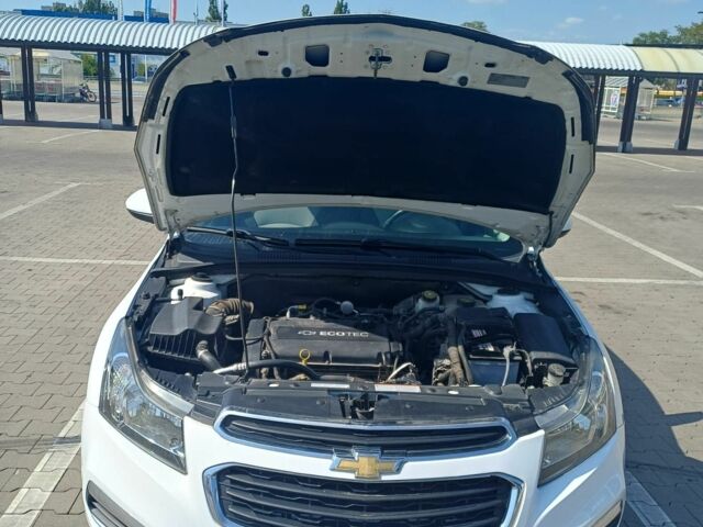 Белый Шевроле Круз, объемом двигателя 1.8 л и пробегом 110 тыс. км за 6000 $, фото 6 на Automoto.ua