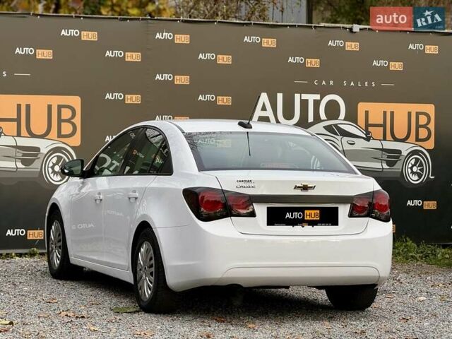 Белый Шевроле Круз, объемом двигателя 1.8 л и пробегом 263 тыс. км за 6500 $, фото 3 на Automoto.ua