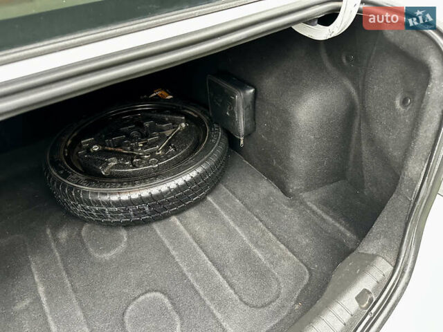 Белый Шевроле Круз, объемом двигателя 1.8 л и пробегом 160 тыс. км за 8800 $, фото 14 на Automoto.ua