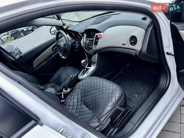 Белый Шевроле Круз, объемом двигателя 1.8 л и пробегом 160 тыс. км за 8800 $, фото 17 на Automoto.ua
