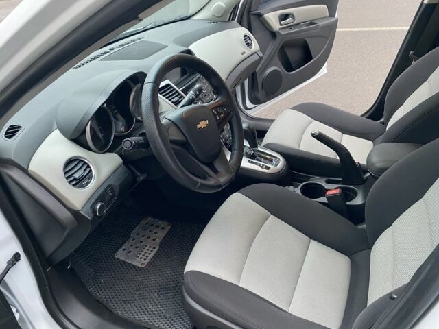 Білий Шевроле Круз, об'ємом двигуна 1.8 л та пробігом 175 тис. км за 7200 $, фото 9 на Automoto.ua