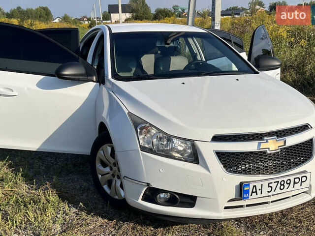 Белый Шевроле Круз, объемом двигателя 1.8 л и пробегом 267 тыс. км за 6790 $, фото 3 на Automoto.ua