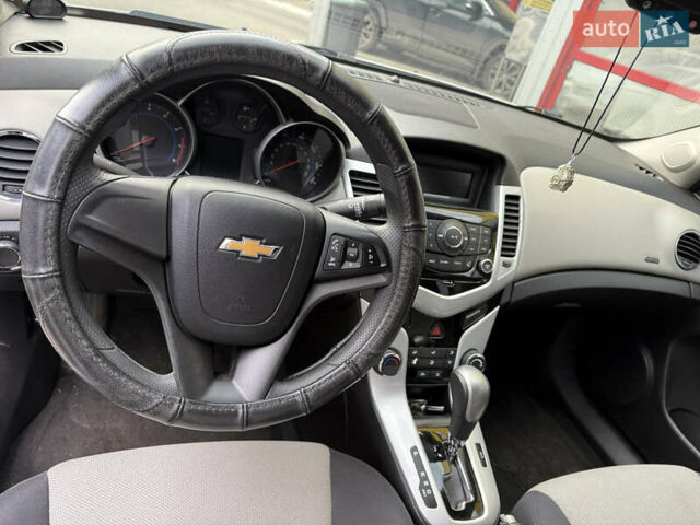 Белый Шевроле Круз, объемом двигателя 1.8 л и пробегом 195 тыс. км за 7499 $, фото 10 на Automoto.ua