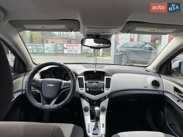 Белый Шевроле Круз, объемом двигателя 1.8 л и пробегом 195 тыс. км за 7499 $, фото 9 на Automoto.ua