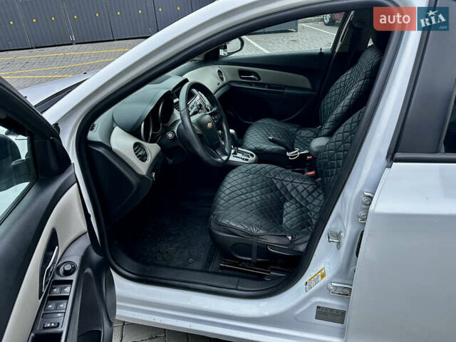 Белый Шевроле Круз, объемом двигателя 1.8 л и пробегом 160 тыс. км за 8800 $, фото 15 на Automoto.ua