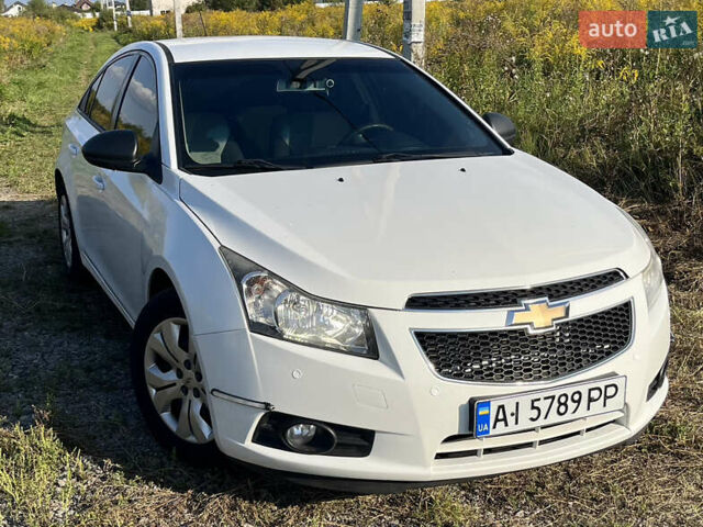 Белый Шевроле Круз, объемом двигателя 1.8 л и пробегом 267 тыс. км за 6790 $, фото 2 на Automoto.ua
