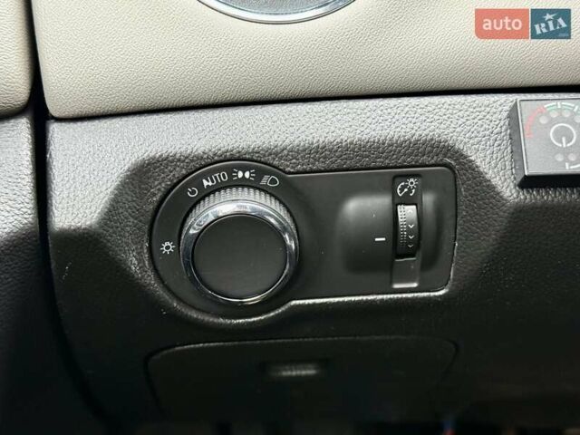 Белый Шевроле Круз, объемом двигателя 1.8 л и пробегом 263 тыс. км за 6500 $, фото 19 на Automoto.ua