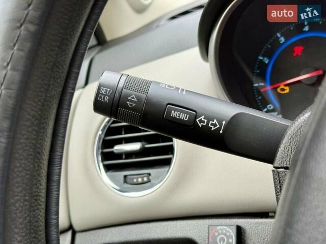 Белый Шевроле Круз, объемом двигателя 1.8 л и пробегом 263 тыс. км за 6500 $, фото 17 на Automoto.ua