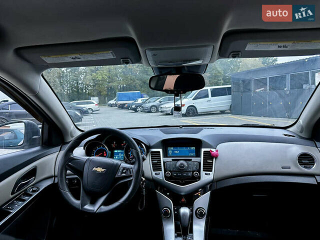 Белый Шевроле Круз, объемом двигателя 1.8 л и пробегом 160 тыс. км за 8800 $, фото 18 на Automoto.ua
