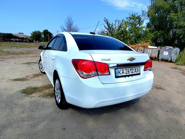 Шевроле Круз 2016 в Белой Церкве на Automoto.ua Белый Шевроле Круз, объемом двигателя 1.8 л и пробегом 165 тыс. км за 6100 $, фото 4 на Automoto.ua