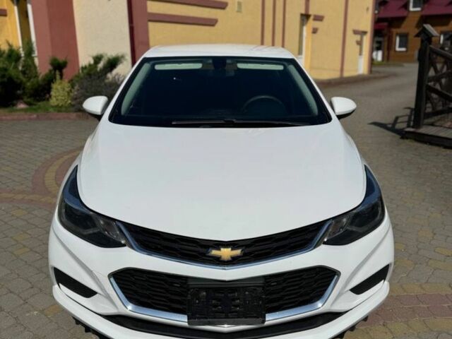 Белый Шевроле Круз, объемом двигателя 1.4 л и пробегом 196 тыс. км за 8500 $, фото 3 на Automoto.ua