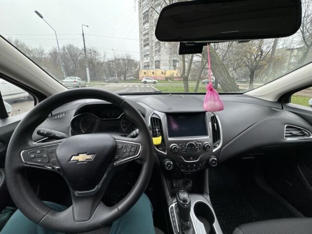 Белый Шевроле Круз, объемом двигателя 1.4 л и пробегом 123 тыс. км за 11000 $, фото 6 на Automoto.ua