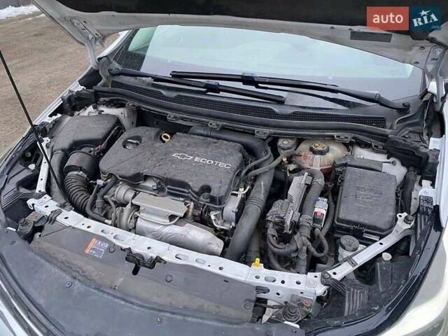 Белый Шевроле Круз, объемом двигателя 1.4 л и пробегом 113 тыс. км за 8999 $, фото 28 на Automoto.ua