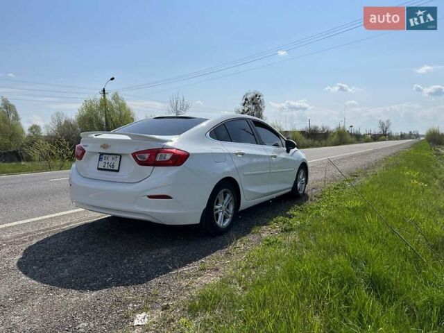 Белый Шевроле Круз, объемом двигателя 1.4 л и пробегом 101 тыс. км за 13200 $, фото 8 на Automoto.ua