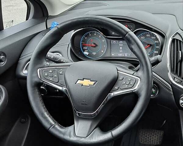 Белый Шевроле Круз, объемом двигателя 1.4 л и пробегом 188 тыс. км за 11000 $, фото 4 на Automoto.ua