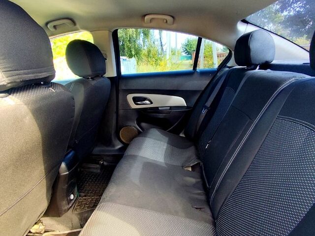 Шевроле Круз 2016 в Белой Церкве на Automoto.ua Белый Шевроле Круз, объемом двигателя 1.8 л и пробегом 165 тыс. км за 6100 $, фото 8 на Automoto.ua