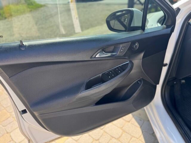 Белый Шевроле Круз, объемом двигателя 1.4 л и пробегом 196 тыс. км за 8500 $, фото 8 на Automoto.ua