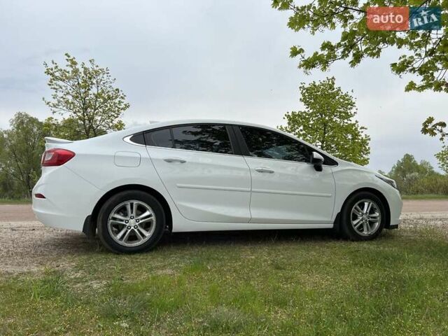 Белый Шевроле Круз, объемом двигателя 1.4 л и пробегом 101 тыс. км за 13200 $, фото 9 на Automoto.ua