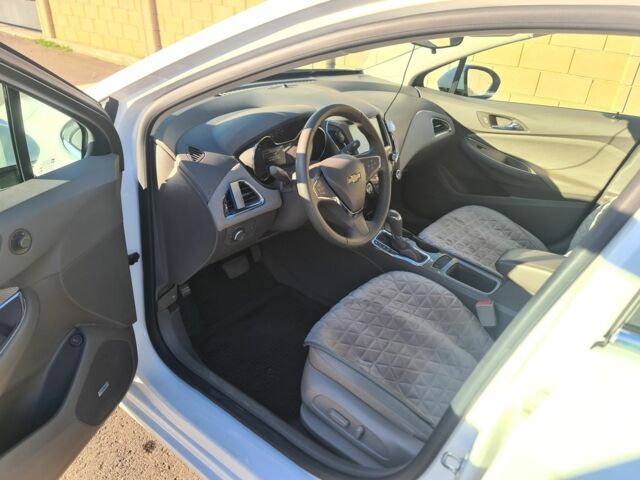 Белый Шевроле Круз, объемом двигателя 1.4 л и пробегом 55 тыс. км за 10500 $, фото 2 на Automoto.ua