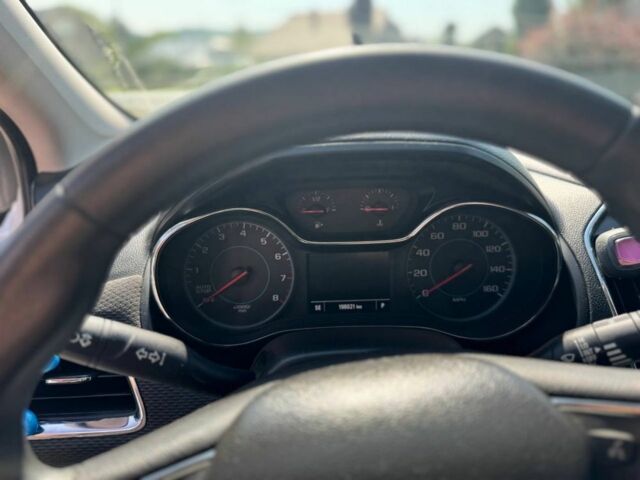 Белый Шевроле Круз, объемом двигателя 1.4 л и пробегом 196 тыс. км за 8500 $, фото 10 на Automoto.ua